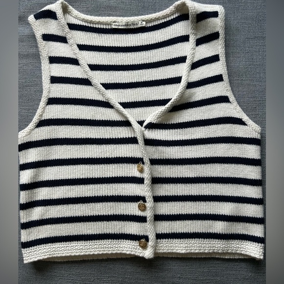 Abercrombie & Fitch Sleeveless Knit Striped Top - Picture 3 of 6